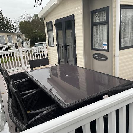 Highfield Grange Caravan Park Little Clacton Exterior foto
