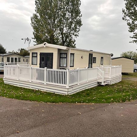 Highfield Grange Caravan Park Little Clacton Exterior foto